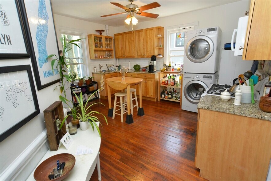 Primary Photo - 116 McBride St