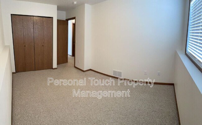 Building Photo - 2580 5th St W