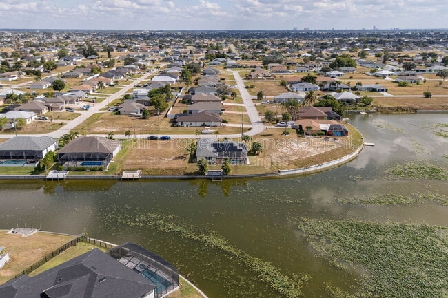 Building Photo - 304 NW 12th Ln