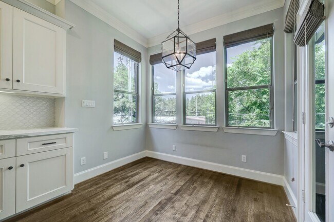 Building Photo - 6618 Wanita Pl