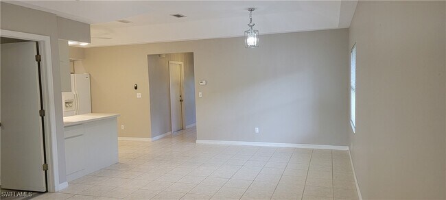 Building Photo - 1209 SE 23rd Pl
