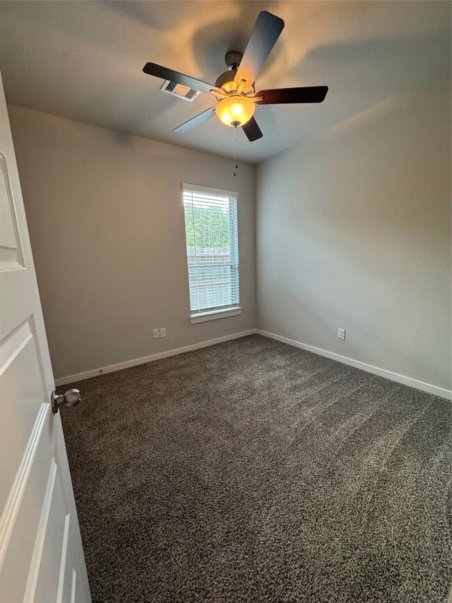 Building Photo - 9906 Grosbeak Ln