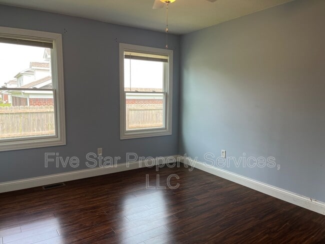 Building Photo - 1203 Hawthorn Ct
