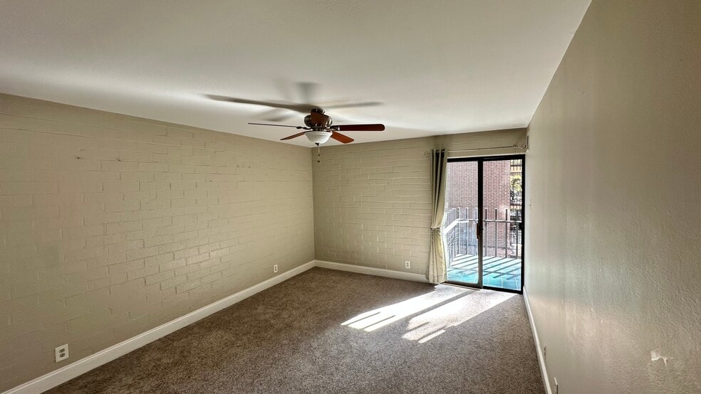 Building Photo - 460 S Marion Pky