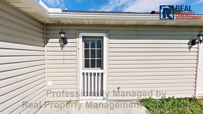 Building Photo - Freshly Updated 3 BD/2 BA Home with Garage, Fenced Yard Near Smith Creek Park