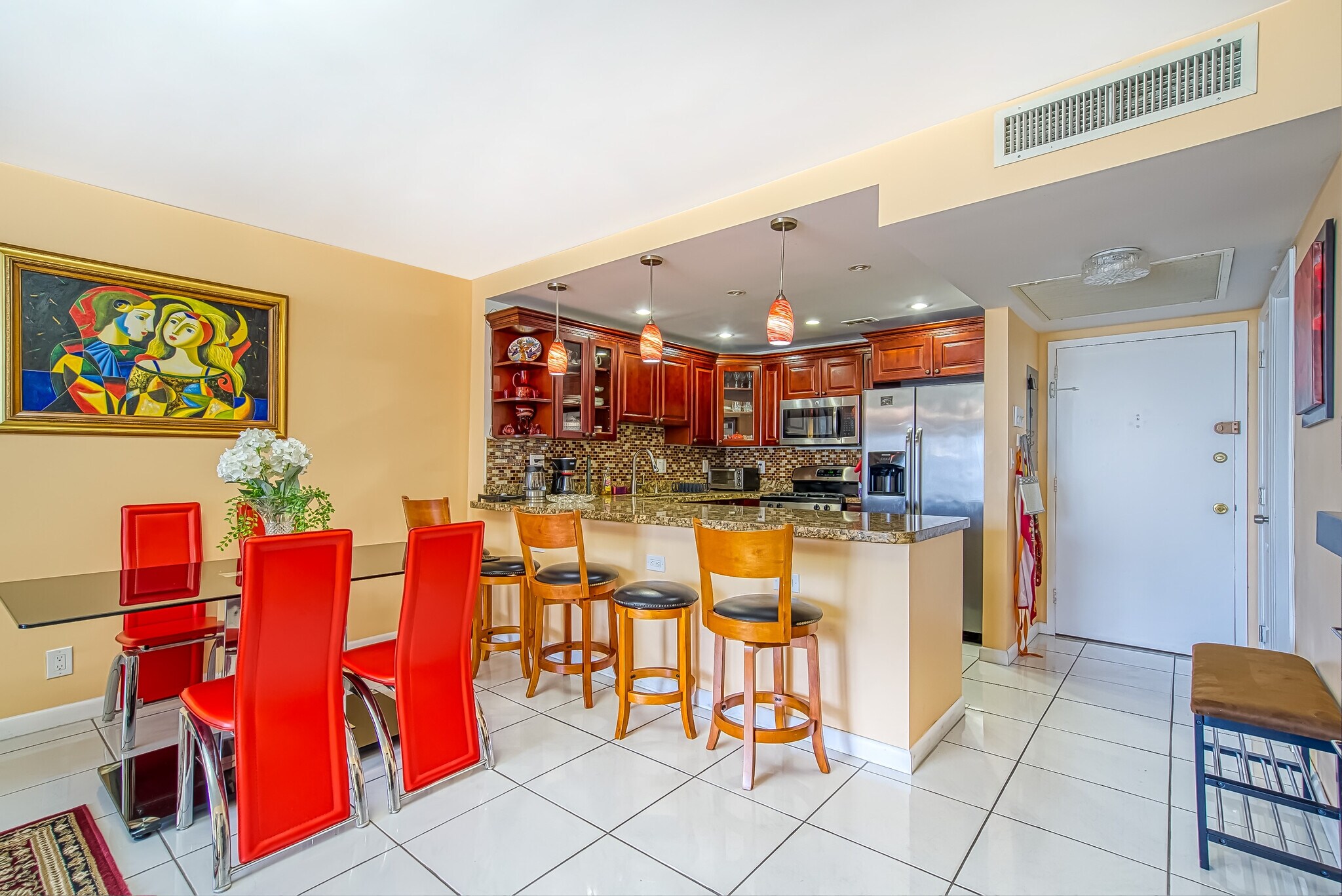 living - 2030 S Ocean Dr