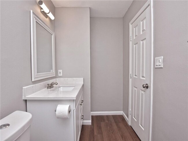 Building Photo - 5205 Thunderbird St