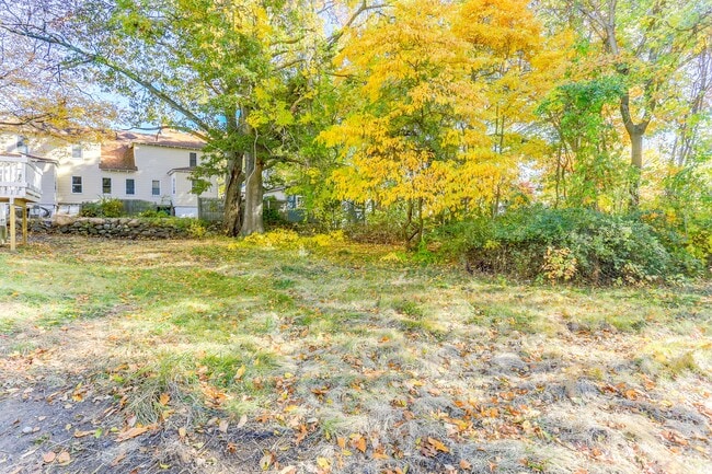 Building Photo - 51 Warner St