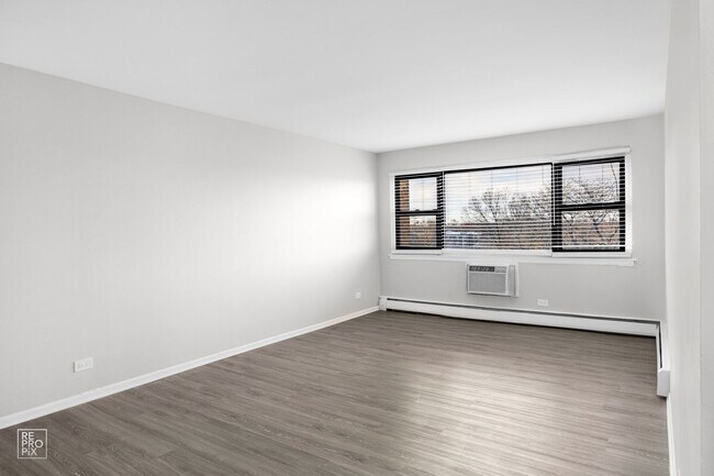 Building Photo - 5870 W Lake St Chicago, IL 60644