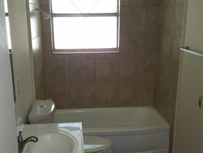 Building Photo - 3516 Flamingo Way