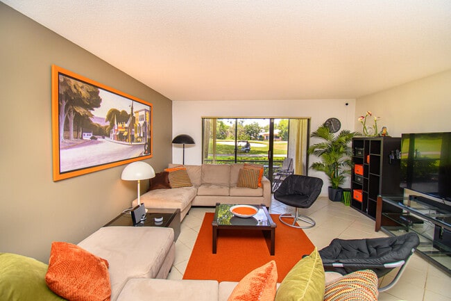 Building Photo - 8334 Cypress Ln