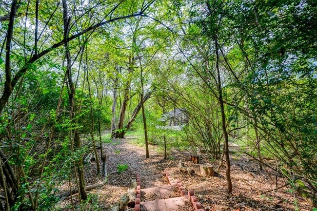 Building Photo - 5323 Downs Dr