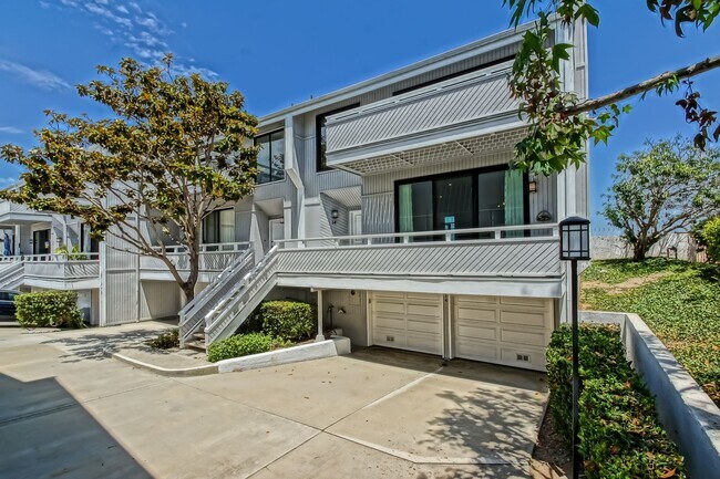 Building Photo - 14 Aries Ct