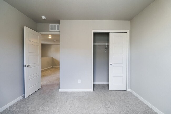 Building Photo - New Townhome in Downtown Johnstown