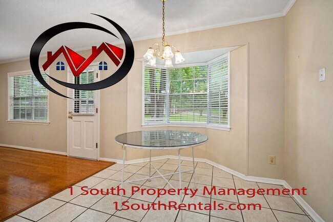 Building Photo - 2205 Woodhillcrest Dr
