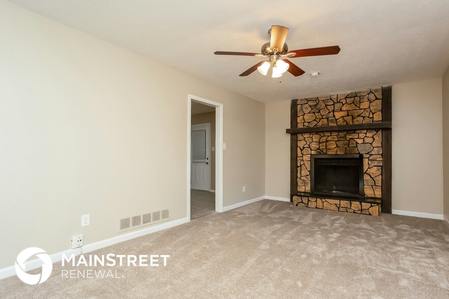 Building Photo - 2165 Knighton Dr