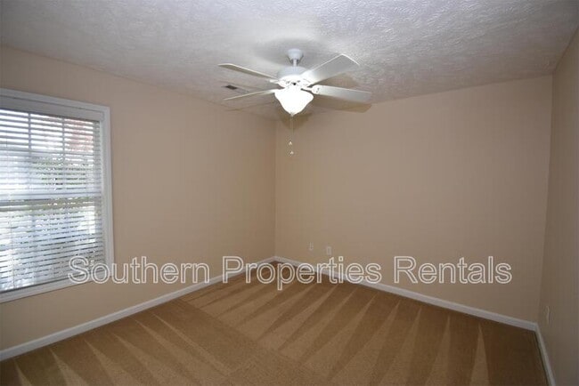 Building Photo - 89 Person Ct