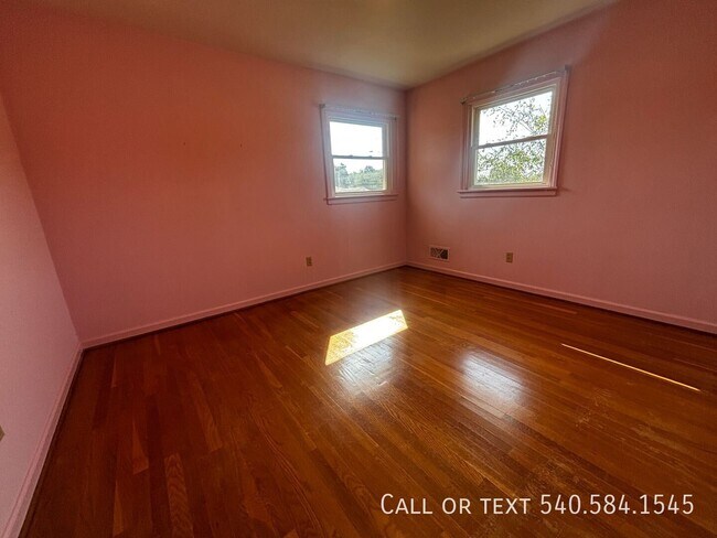 Building Photo - 1511 Narcissus St