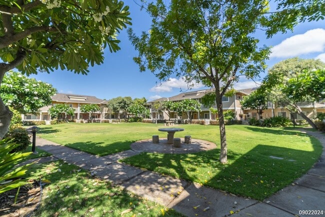 Building Photo - $3,100 / 2br - 2BED 2 BATH TOWNHOUSE IN ME...