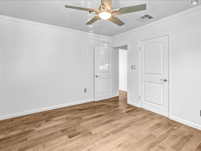 Building Photo - Spacious 4 Bed, 2 Bath Home in La Mesa with Detached Garage!