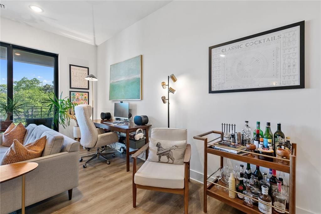 Building Photo - 112 Rogers St SE