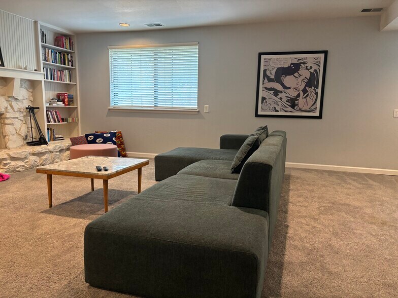 Living room 2 (furnished) - 5292 Idylwild Trl