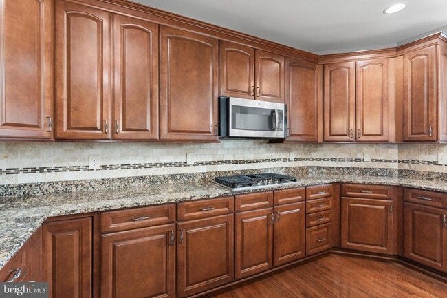 Building Photo - 15305 Sweetbay St