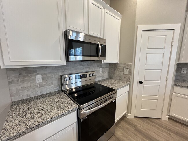 Building Photo - 3611 Urbana Pl