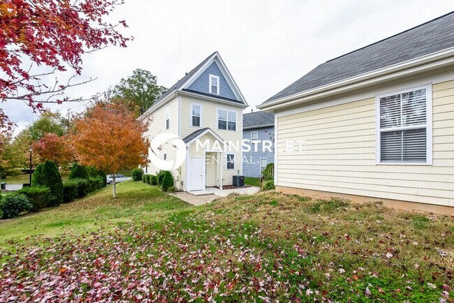 Building Photo - 3 Bedroom Pet-Friendly Home in Huntersville, NC with Main Street Renewal