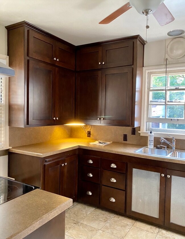 Kitchen - 824 S Monroe Ave