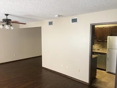 Building Photo - 200 Lodge Dr