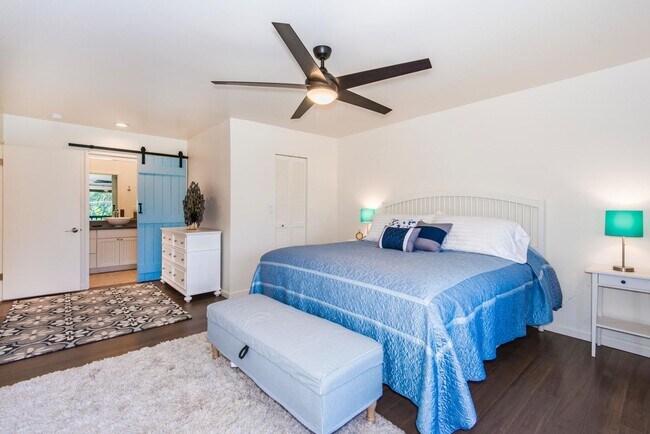 Building Photo - Bluestone - Furnished 3BR/3BA