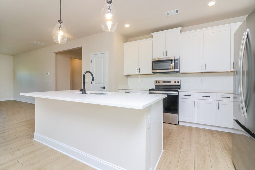 Building Photo - 259 Cantrell Dr