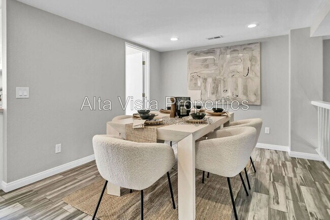 Building Photo - 4082 Mahaila Ave