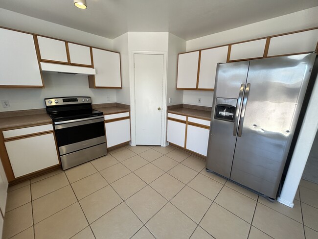 Building Photo - 12232 W Windrose Dr