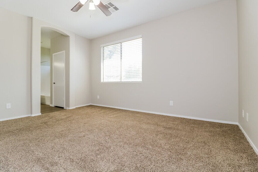 Building Photo - 14817 N 150th Ln