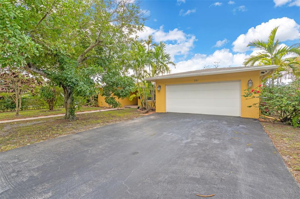 Building Photo - 781 NW 66th Ave