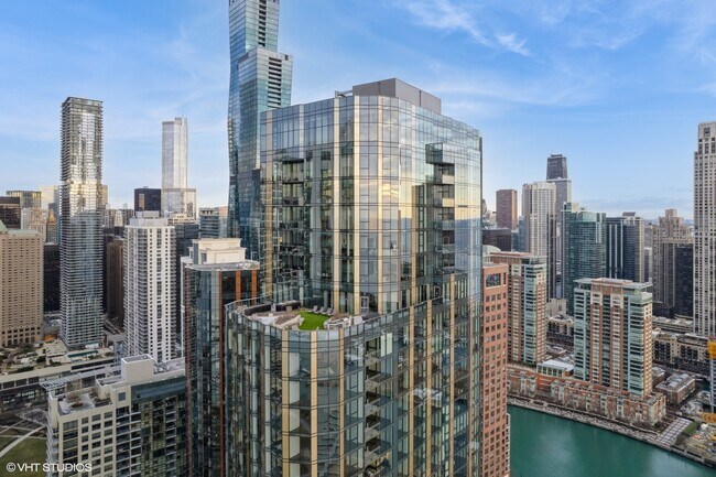 Building Photo - 211 N Harbor Dr