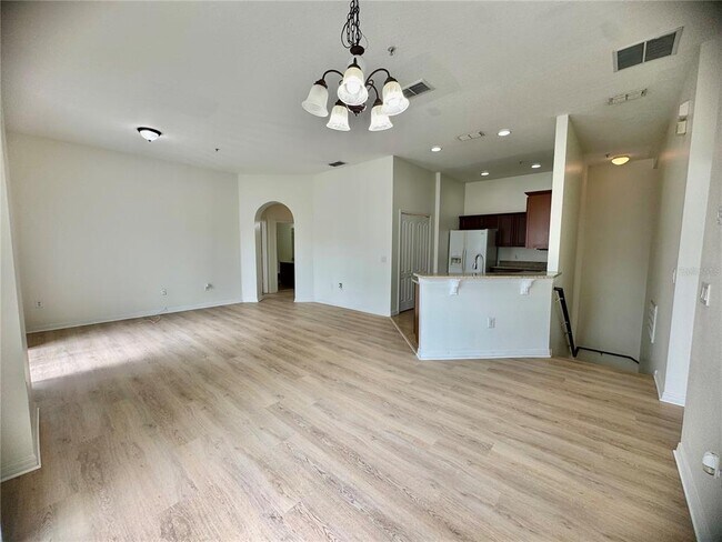Building Photo - 6404 S Goldenrod Rd