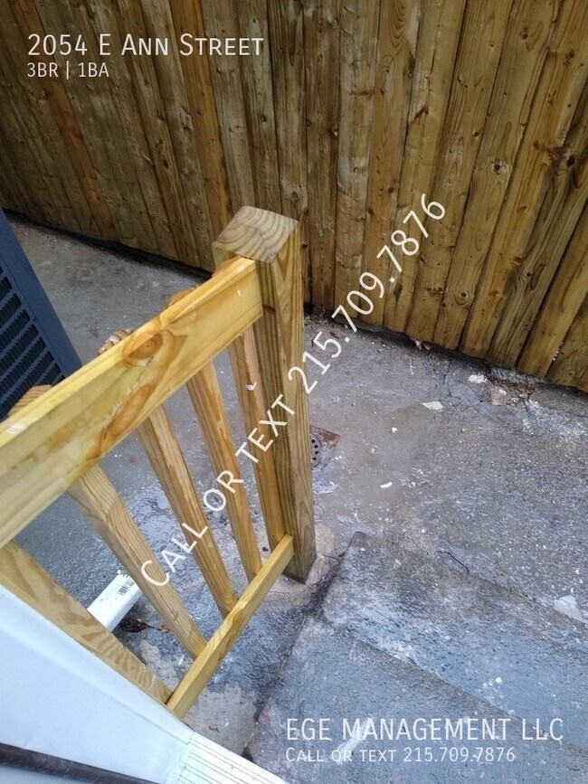 Building Photo - 2054 Ann St