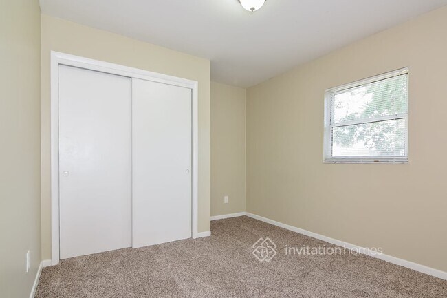 Building Photo - 2554 Lake Ellen Cir