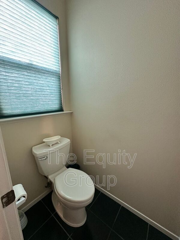 Building Photo - 1523 E Monte Vista Ct