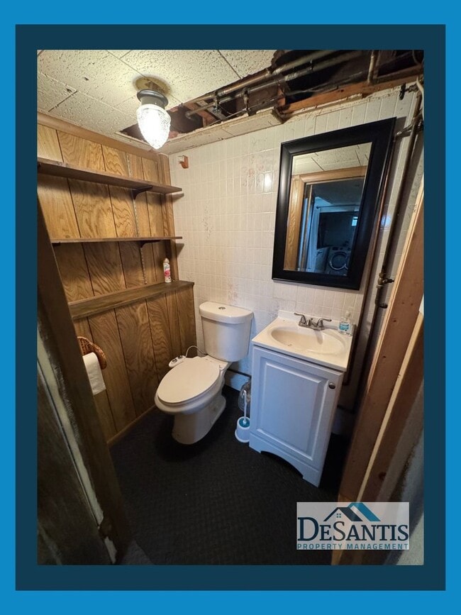Building Photo - Charming 2-Bedroom Home with Private Backy...