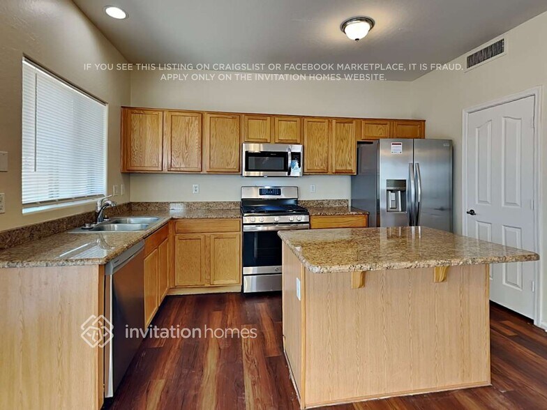 Building Photo - 4915 W Lynne Ln