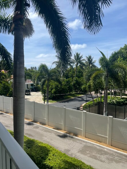 Building Photo - 3181 S Ocean Dr