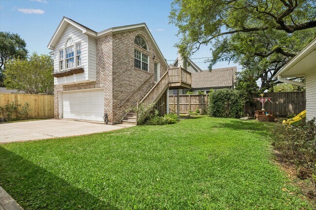 Building Photo - 5210 Meadow Lake Ln