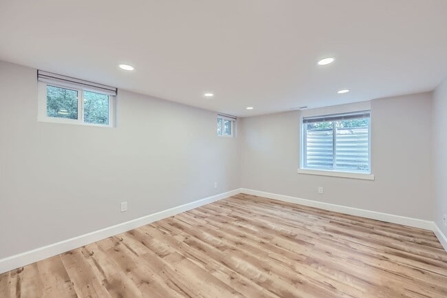 Building Photo - Wonderful West Old Town Home! A must see! ...