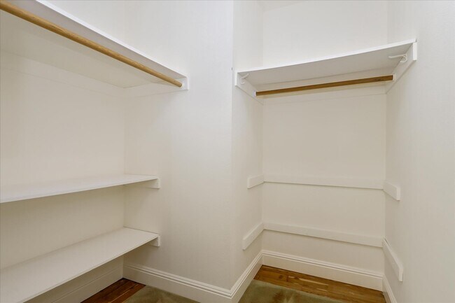 Building Photo - 249 Purple Glen Dr