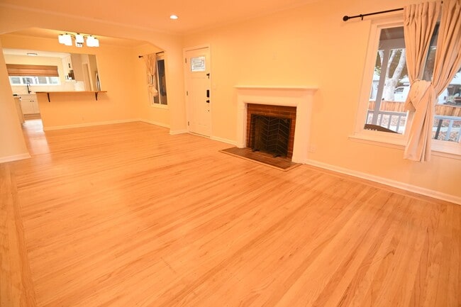 Building Photo - 1394 Forrestal Ave