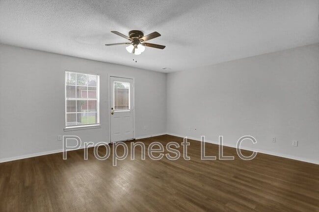 Building Photo - 840 Barrington Woods Cove